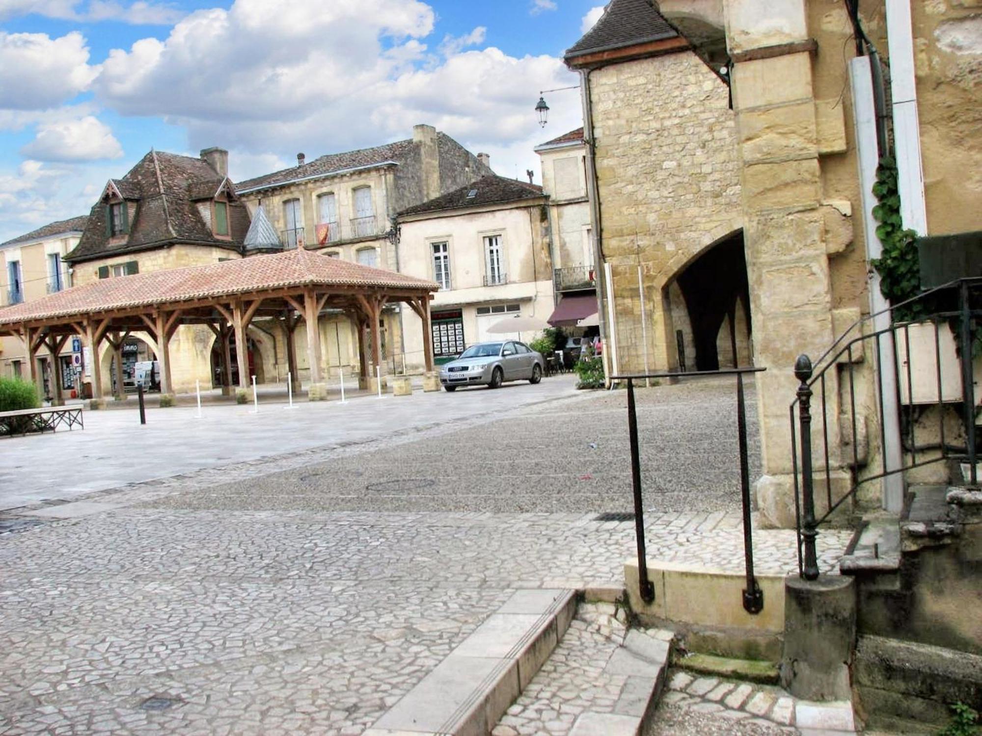 Studio Confortable Pres De Beaumont Du Perigord 60 M² Cheminee Exterior foto